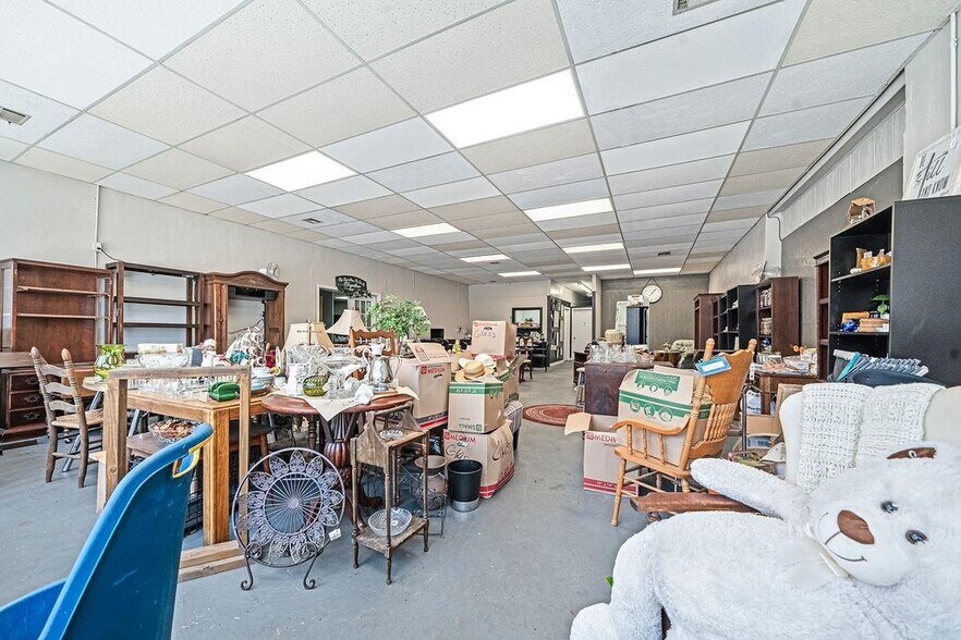 More Photos Of 111 N 3rd St, Ozark General Retail For Sale