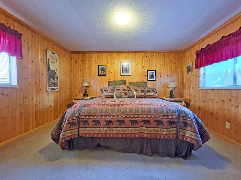 More Photos Of 225 N Geyser St, West Yellowstone Hotel For Sale