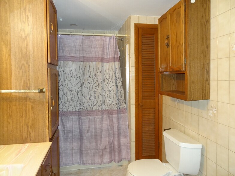 More Photos Of 93 Maple Ave, Morgantown Office For Sale