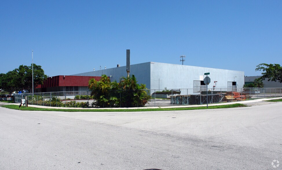 More Photos Of 16501 NW 16th Ct, Miami Warehouse For Lease
