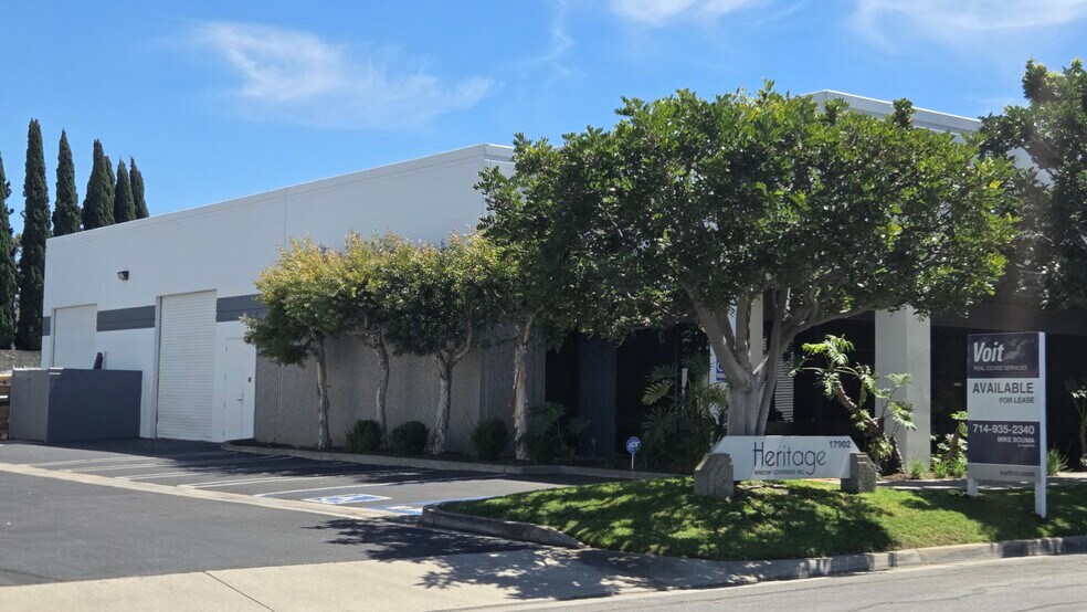 More Photos Of 17902 Georgetown Ln, Huntington Beach Warehouse For Lease
