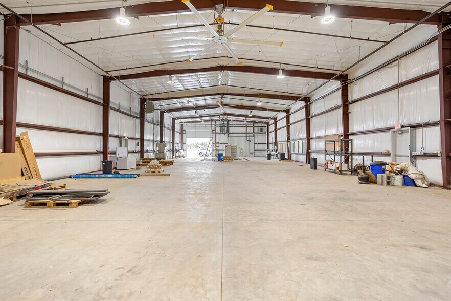 More Photos Of 2702 Fort Worth Hwy, Hudson Oaks Warehouse For Sale