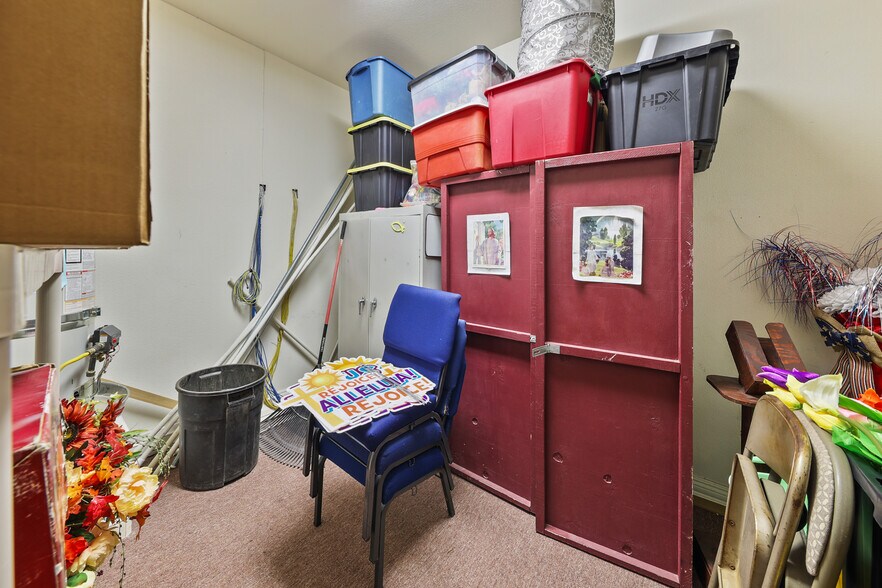 More Photos Of 1415 E Ramsey St, Banning Religious Facility For Lease