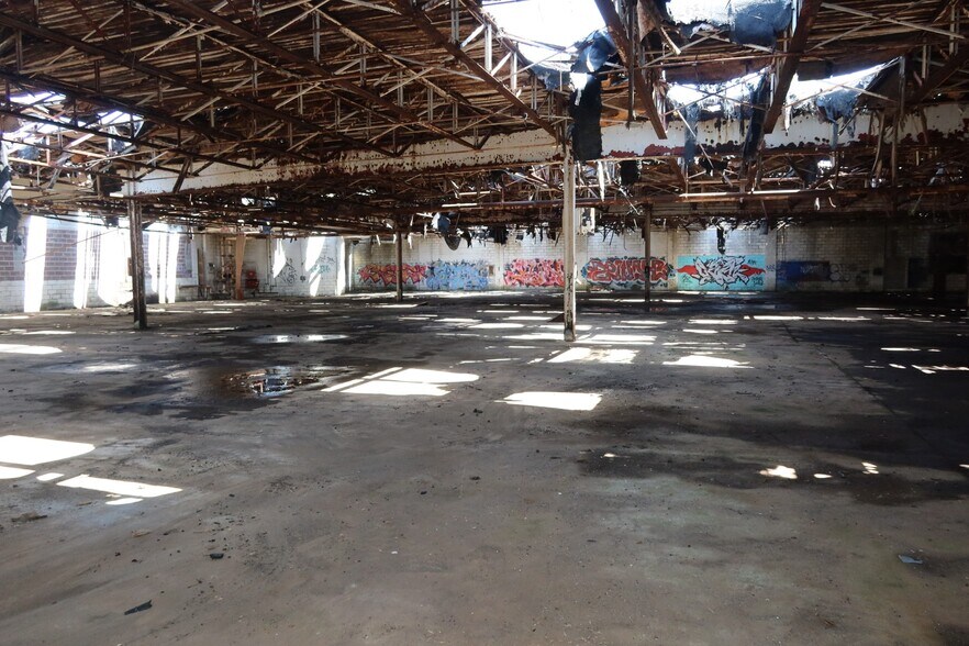 More Photos Of 10626 Leuer Ave, Cleveland Warehouse For Sale