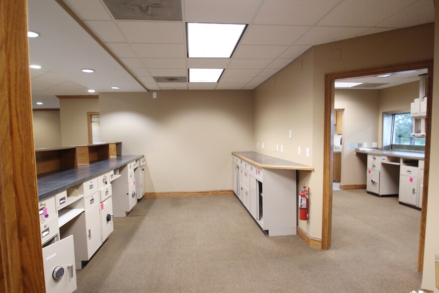 More Photos Of 285 E Reagan Dr, Medina Office For Lease