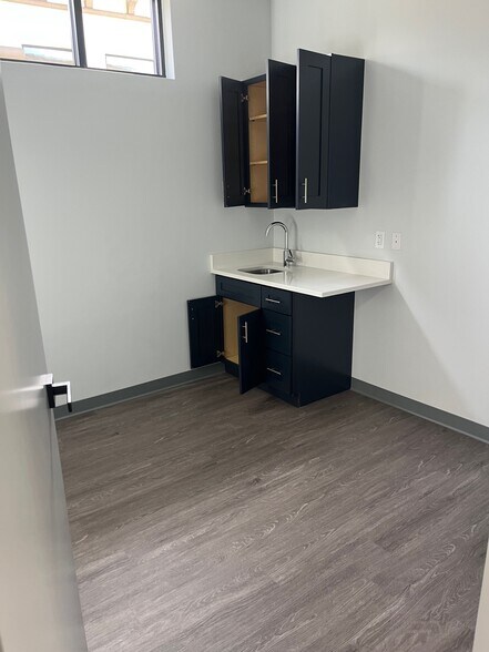 More Photos Of 1307 Cleveland Avenue, Wildwood Office For Sale