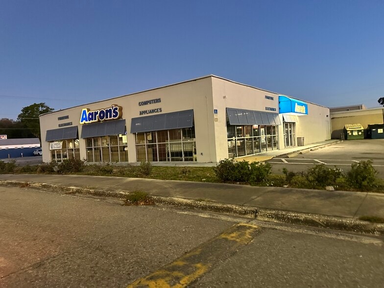 More Photos Of 5501 N Armenia Ave, Tampa Freestanding For Lease