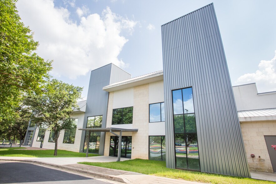 More Photos Of 4001 W Parmer Ln, Austin Office For Lease