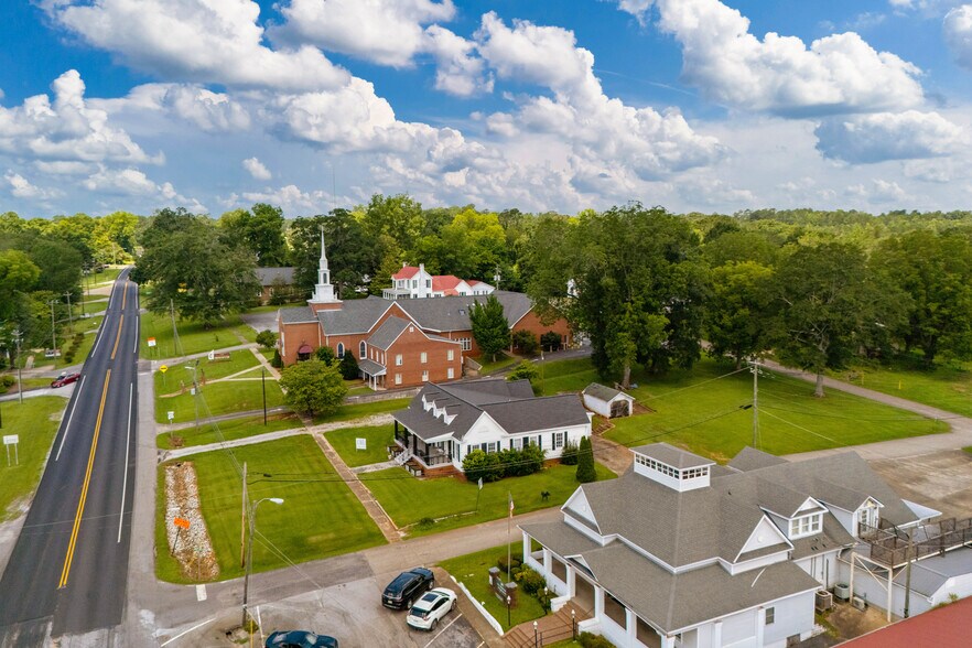 Primary Photo Of 104 W Broad St, Wedowee Medical For Sale