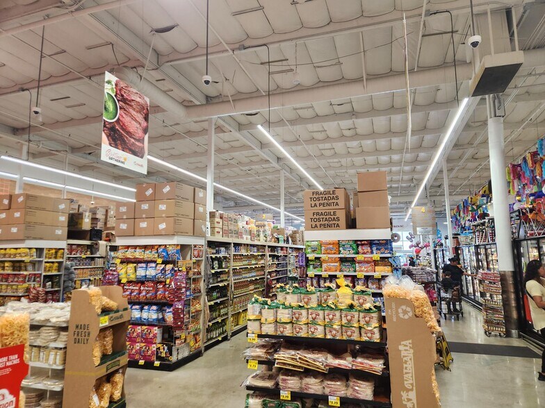 More Photos Of 1050 S A St, Oxnard General Retail For Sale