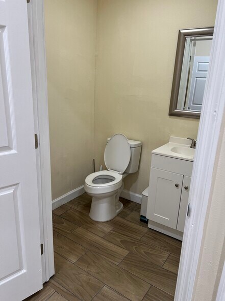 More Photos Of 3003 N Nebraska Ave, Tampa Freestanding For Lease