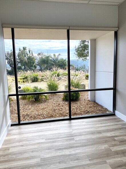 More Photos Of 1926 Kellogg Ave, Carlsbad Research And Development For Lease