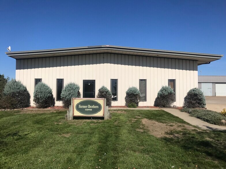 1662 NE 55th Ave, Des Moines, IA 50313 Industrial For Lease