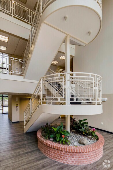 More Photos Of 50 Post Office Rd, Waldorf Medical For Lease