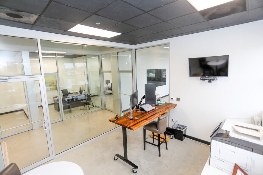 More Photos Of 525 Woodland Square Blvd, Conroe Coworking Space