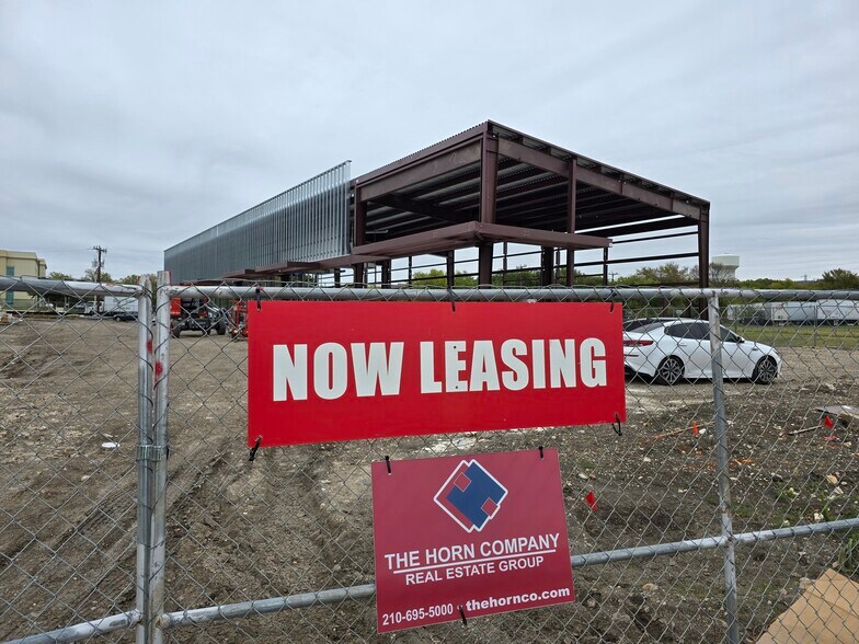More Photos Of 9820 Huebner Rd, San Antonio Storefront Retail Office For Lease