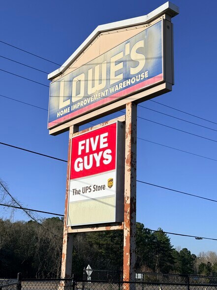 More Photos Of 5319 W US Hwy 90, Mobile Storefront Retail Office For Lease