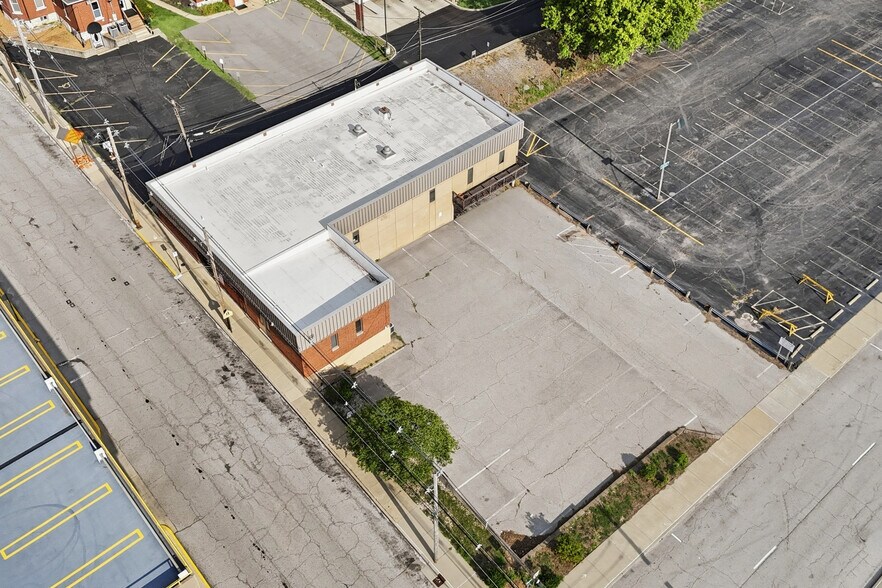 More Photos Of 12 W Lincoln St, Belleville Medical For Sale