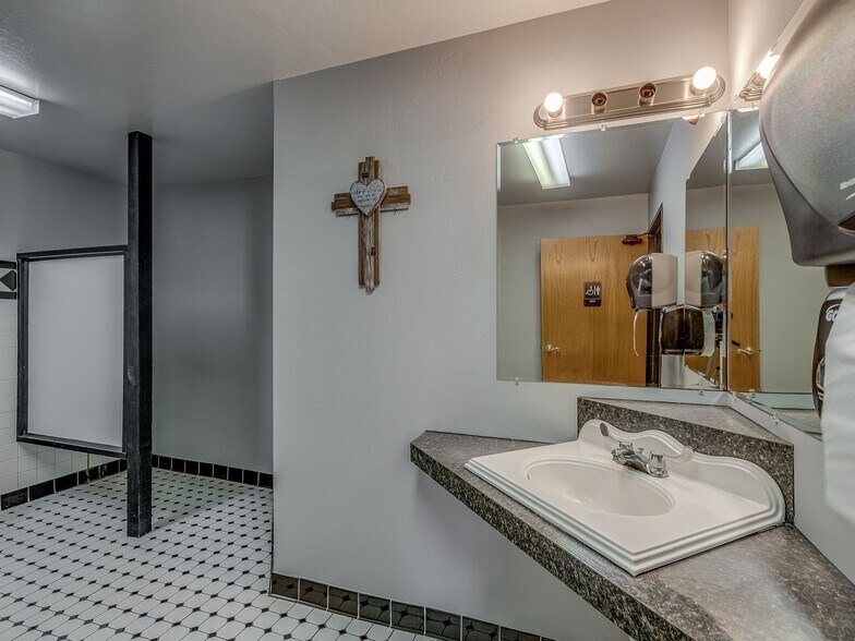 More Photos Of 14818 S Peebly Rd, Newalla Religious Facility For Sale