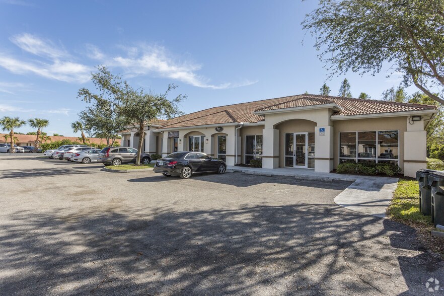 More Photos Of 9405 Cypress Lake Dr, Fort Myers Medical For Lease