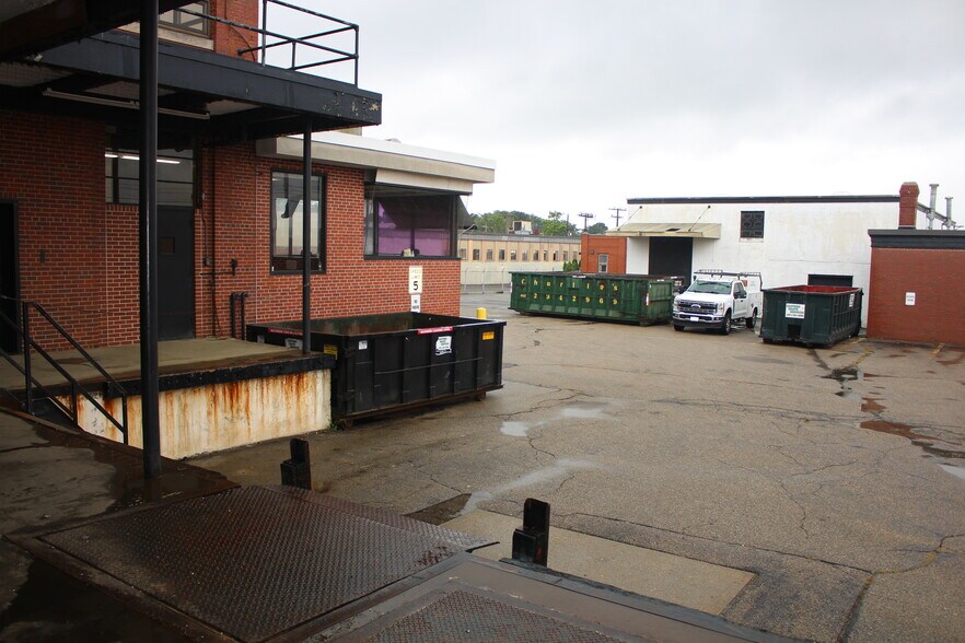 More Photos Of 735 Allens Ave, Providence Manufacturing For Lease