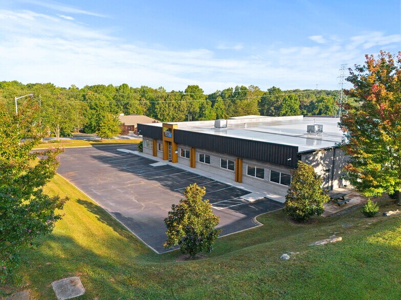 More Photos Of 340 Interstate Blvd, Greenville Warehouse For Sale