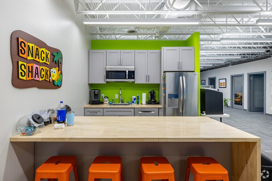 More Photos Of 41000 W 7 Mile Rd, Northville Office For Sale