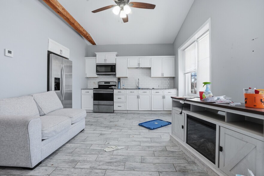 More Photos Of 632 Fall River Ave, Seekonk Apartments For Sale