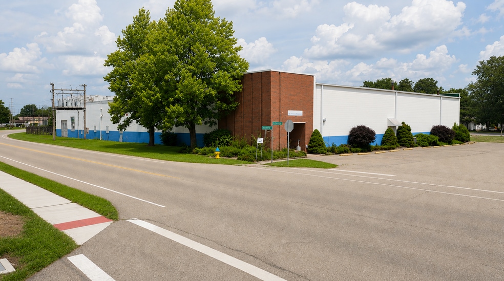 More Photos Of 85 N High St, Hebron Manufacturing For Sale