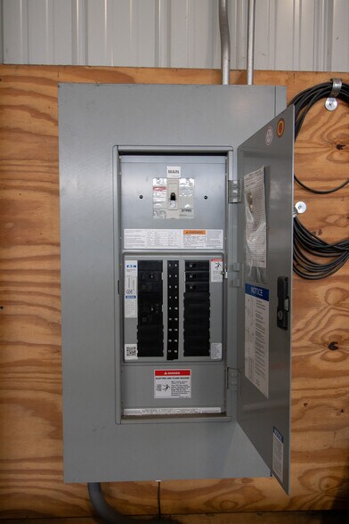 More Photos Of 1303 W Chestnut St, Union City Warehouse For Sale