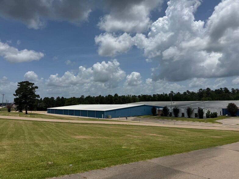 More Photos Of 6892 U S Highway 49, Hattiesburg Warehouse For Lease
