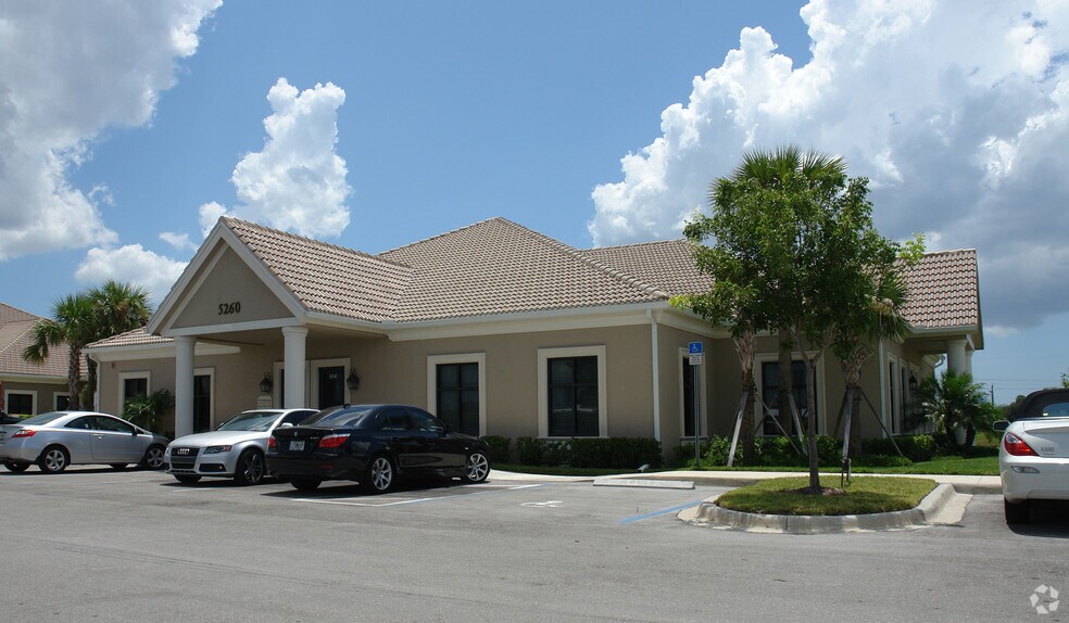 More Photos Of 5252 Summerlin Commons Way, Fort Myers Unknown For Lease