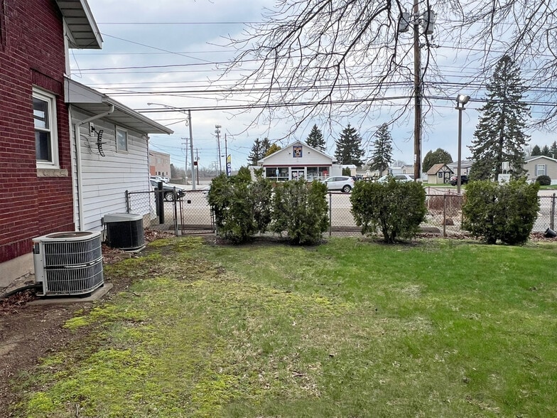 More Photos Of 3567 W 26th St, Erie Freestanding For Sale