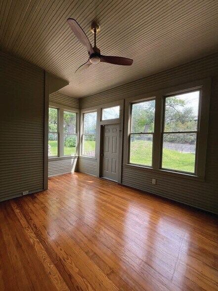 More Photos Of 1606 N Alamo St, San Antonio Office For Lease