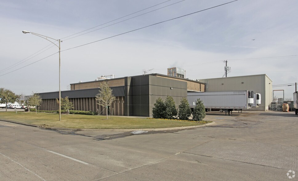 More Photos Of 730 N Great Southwest Pky, Arlington Refrigeration Cold Storage For Lease