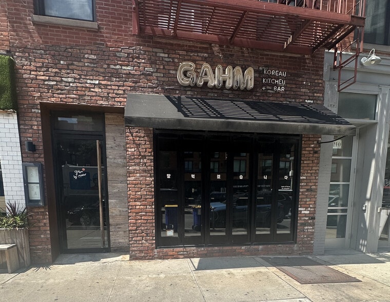 Primary Photo Of 212 Flatbush Ave, Brooklyn Storefront Retail Residential For Lease