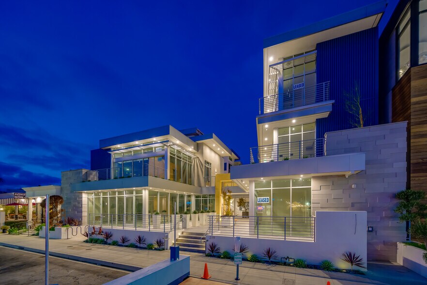 More Photos Of 219 Ave I, Redondo Beach Storefront For Lease