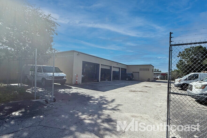More Photos Of 2903 S US Highway 1, Fort Pierce Auto Repair For Lease