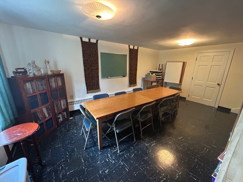 More Photos Of 11565 Pippin Rd, Cincinnati Religious Facility For Sale