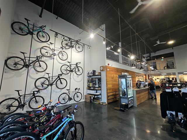 More Photos Of 1261 Rue des Sureaux, Terrebonne Storefront Retail Office For Lease