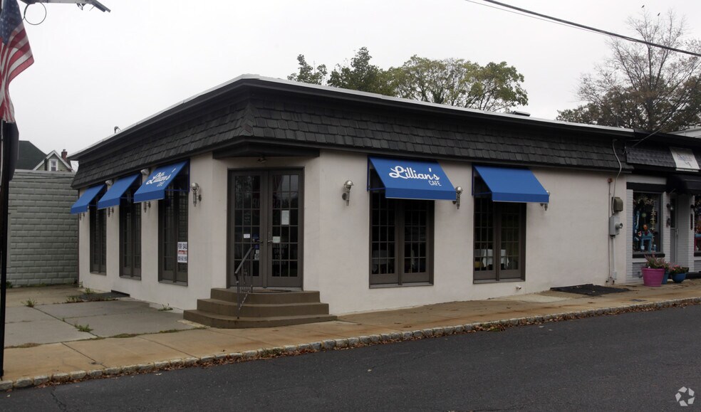 More Photos Of 34 W Merchant St, Audubon Restaurant For Sale