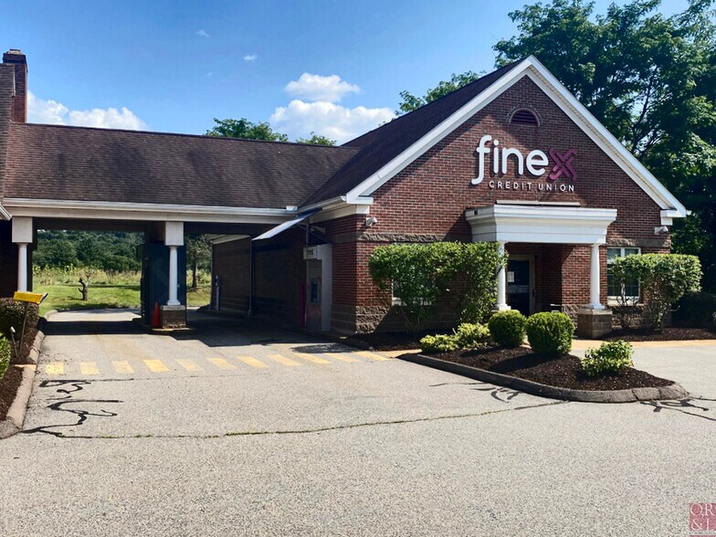 More Photos Of 60-62 Hyde Ave, Vernon Storefront Retail Office For Sale