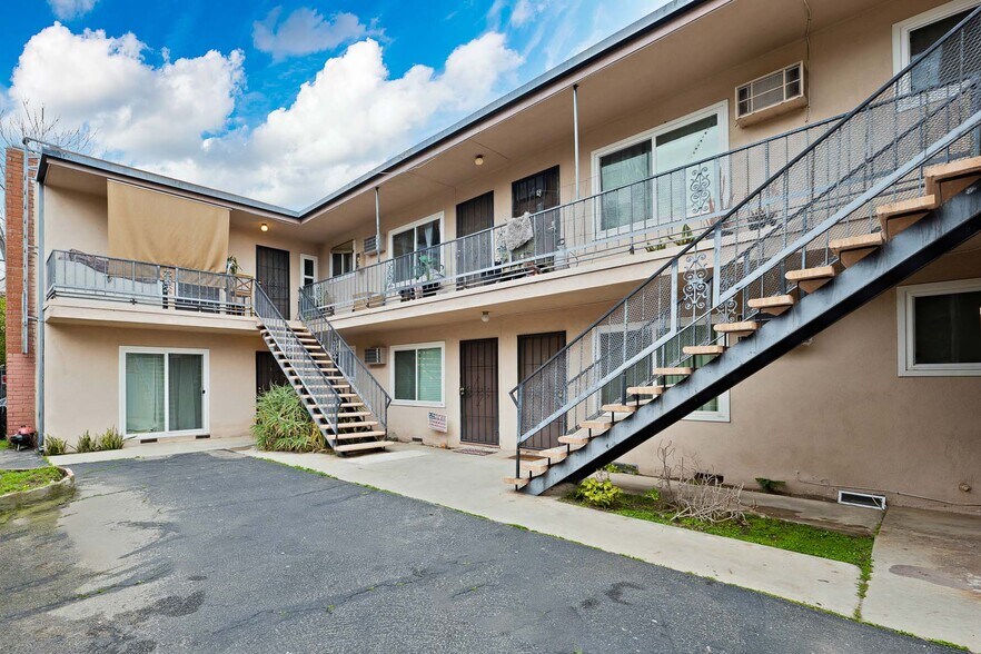More Photos Of 5333 Bellingham Ave, Valley Village Apartments For Sale