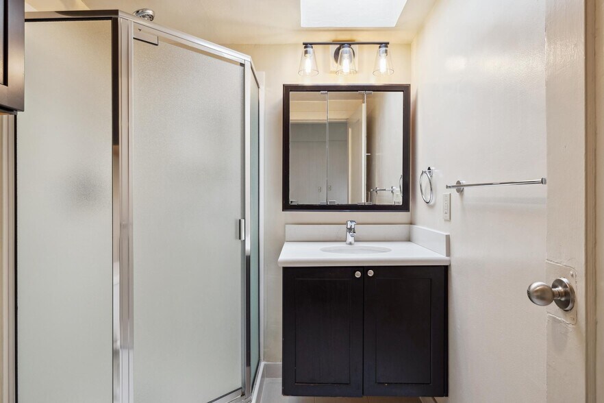 More Photos Of 1820 3rd St, Alameda Apartments For Sale