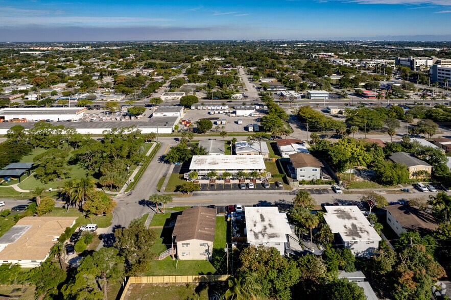 More Photos Of 2781 SW 2nd St, Fort Lauderdale Apartments For Sale