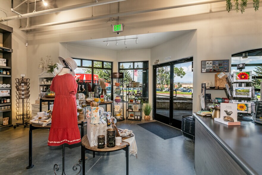 More Photos Of 6300 N Sagewood Dr, Park City Storefront For Lease