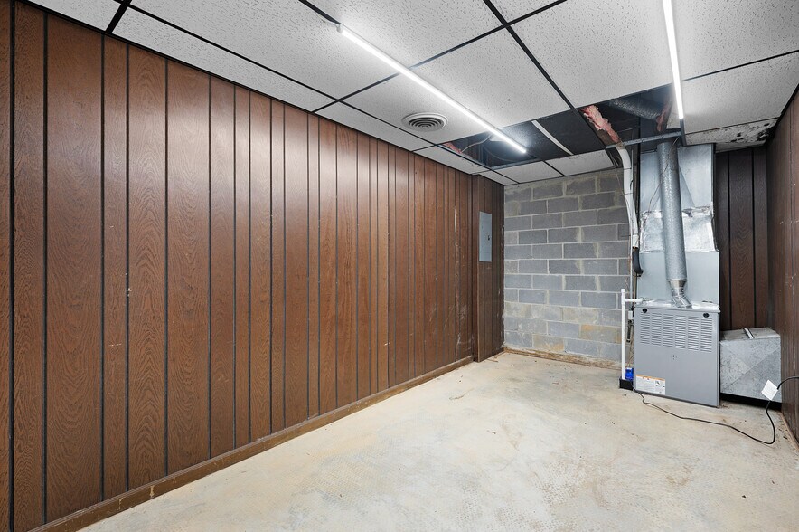 More Photos Of 514 S Wall St, Calhoun Storefront Retail Office For Lease