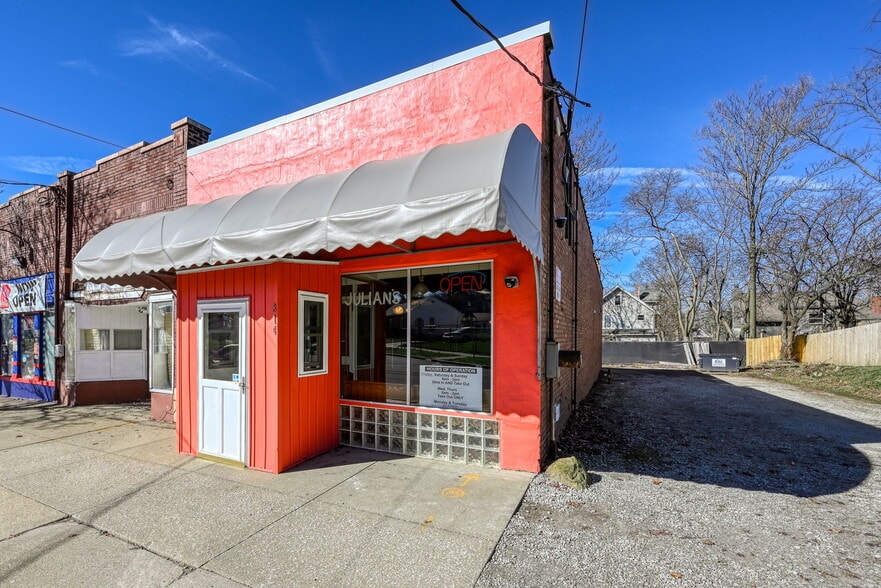 Primary Photo Of 314 Pioneer St, Akron Storefront For Sale