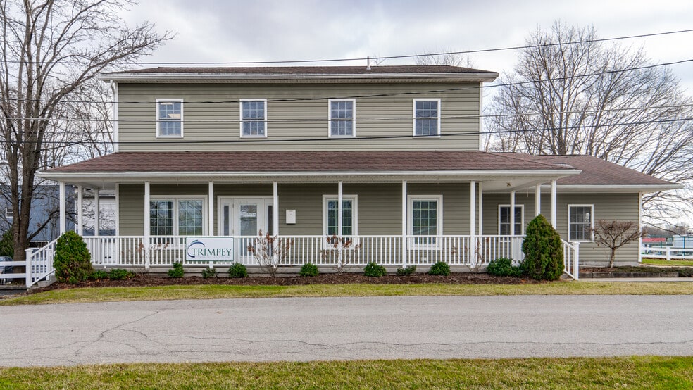 Primary Photo Of 218 Oak St, Grove City Office For Lease
