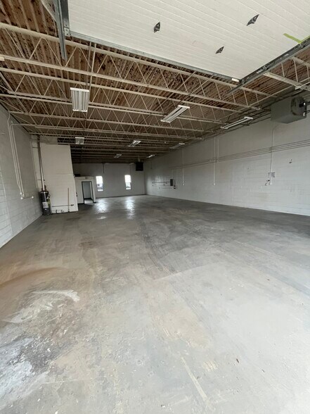 More Photos Of 7252 Industrial Park Blvd, Mentor Manufacturing For Lease